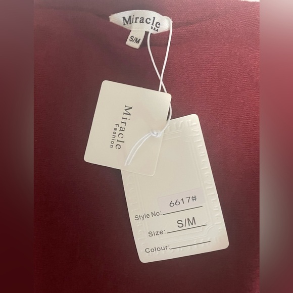 NWT Miracle thin knit ribbed fitted sleeves boat neck tunic in Burgundy.Size S/M - Picture 5 of 6